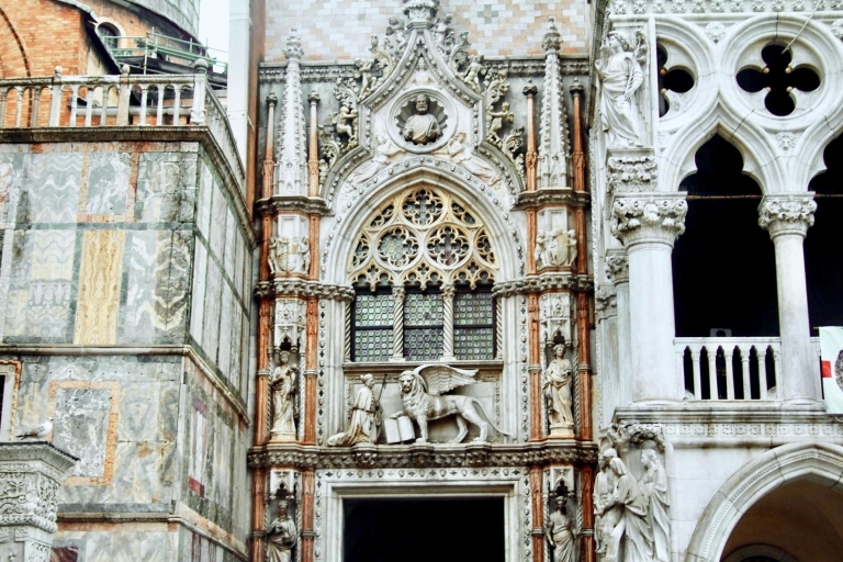Venetië: Basiliek en Dogepaleis-tour met gondelritGroepsreis in het Duits