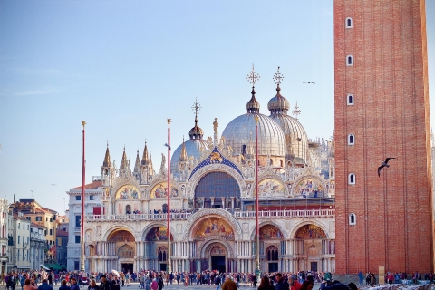 Venise: visite de la basilique et du palais des Doges avec promenade en gondoleVisite de groupe en français