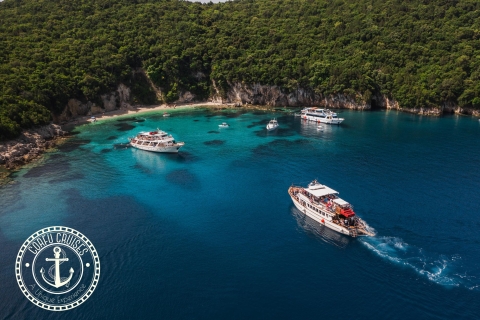 Blue Lagoon: dagtocht per boot met bezoek aan SyvotaBoottocht vanuit de nieuwe haven van Corfu-stad