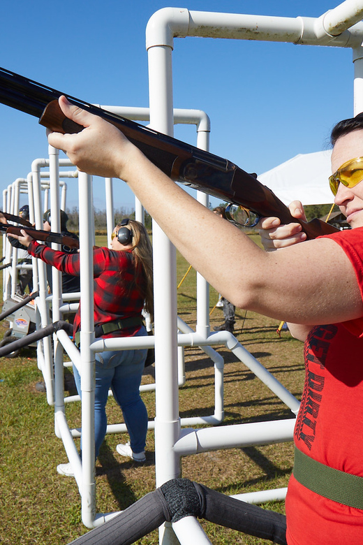 クレー射撃トレーニング銃（くるみ材・ウェイト100g×4個込み） クレー