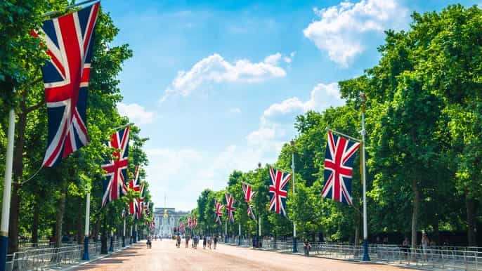 buckingham palace windsor castle fullday tour with lunch