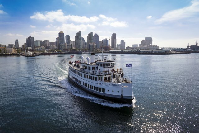 San Diego: Bay Sights and Sips Sunset Cruise