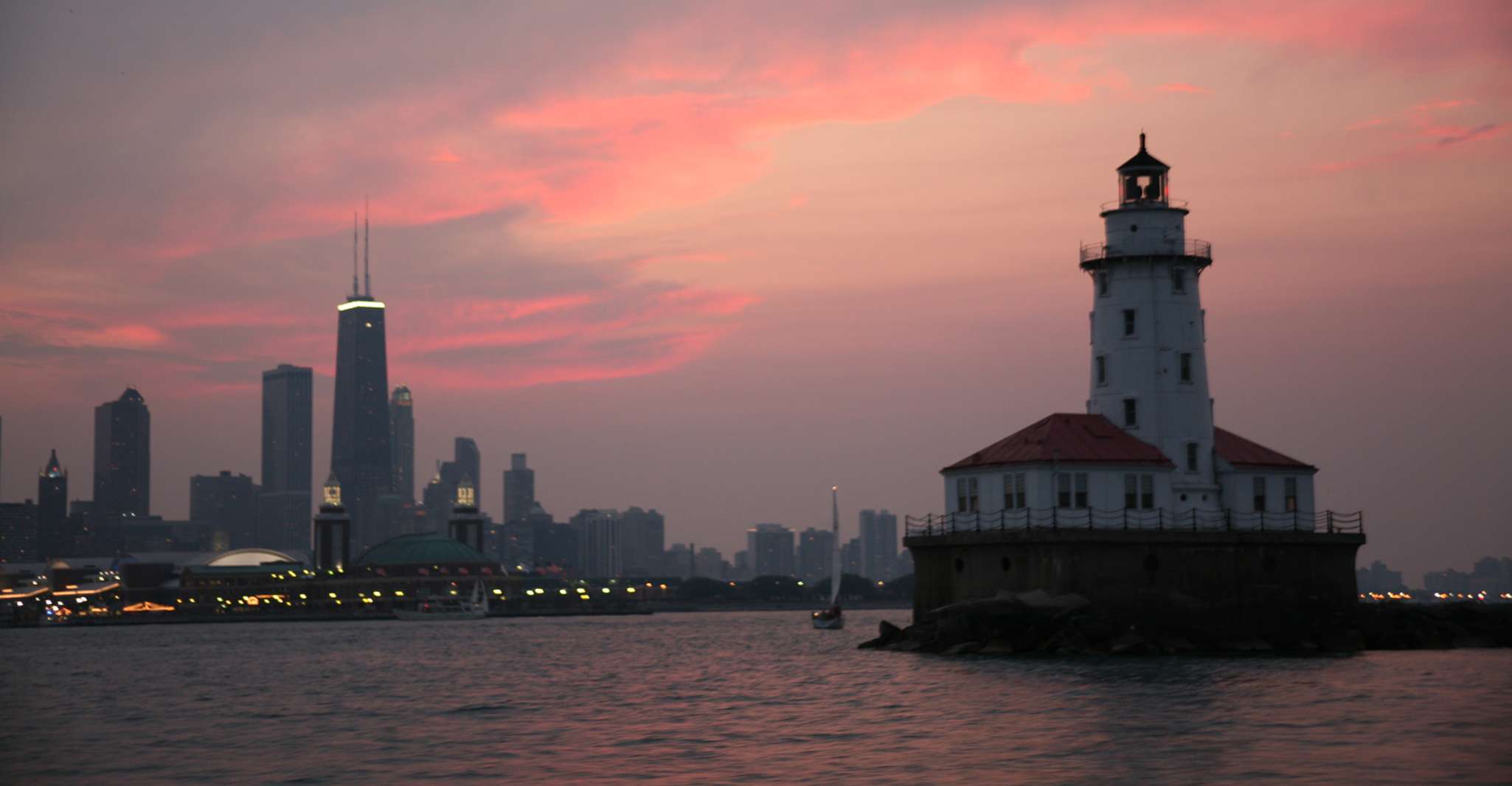 Chicago, 90-Minute River and Lakefront Cruise at Night - Housity