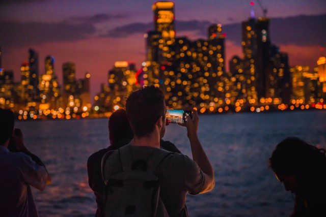 Visit Chicago 90-Minute River and Lakefront Cruise at Night in Chicago