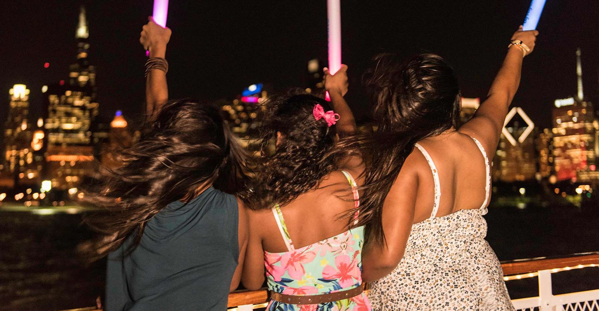 Chicago, 90-Minute River and Lakefront Cruise at Night - Housity