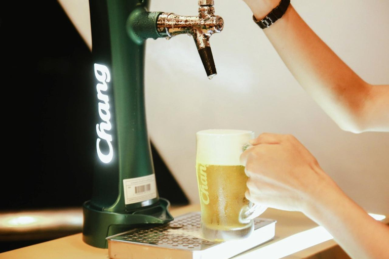 Bangkok: Premium Dinner Cruise With Buffet & Wat Arun Views Thai & International Buffet (Unlimited Chang Draft Beer)