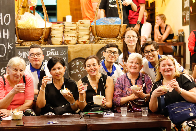 Hô-Chi-Minh-Ville : visite street food privée en motoHô-Chi-Minh-Ville : visite gourmande nocturne à moto