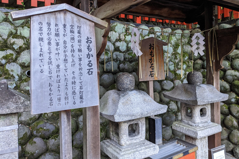 Kyoto : Découvrez les moindres recoins de l&#039;emblématique sanctuaire de Fushimi InariVisite de groupe