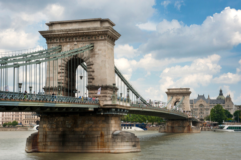 Budapest: tour a piedi di 3 ore a Buda e Pest con guidaTour per piccoli gruppi in inglese