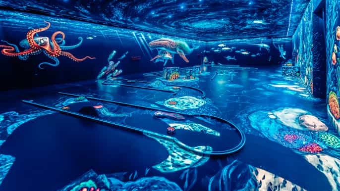 dubai 3d glowinthedark blacklight mini golf experience