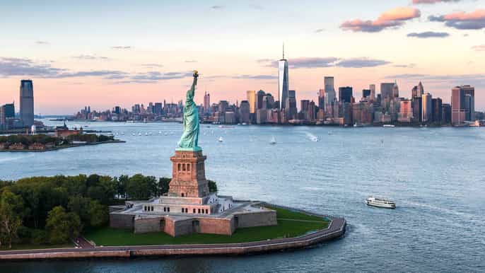new york statue of liberty and sightseeing walking tour