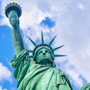 NYC: Statue of Liberty & Ellis Island Guided Tour with Ferry