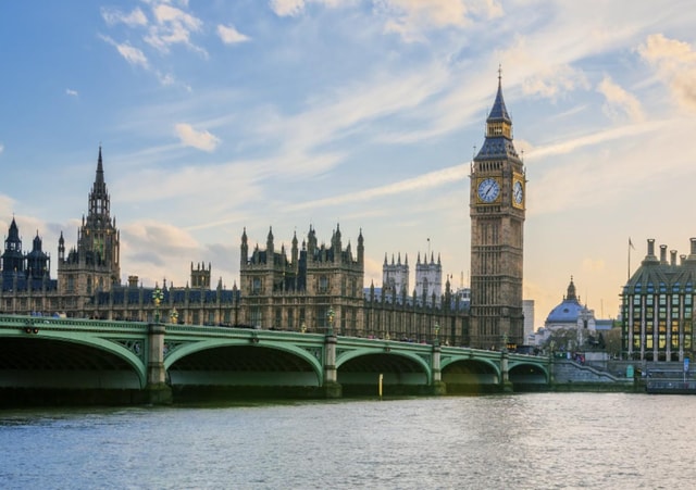 From Paris: Easy day trip to London, inc’ Bus and River tour