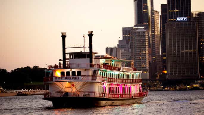 sydney harbour showboat cruise med 3retters middag