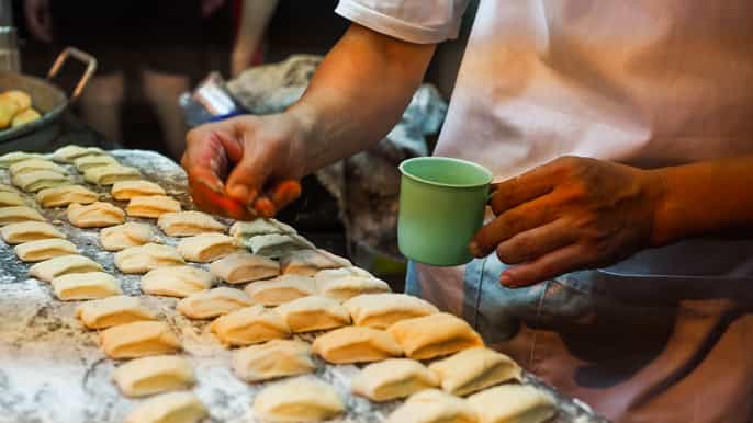 bangkok 3hour chinatown foodies tour with tastings