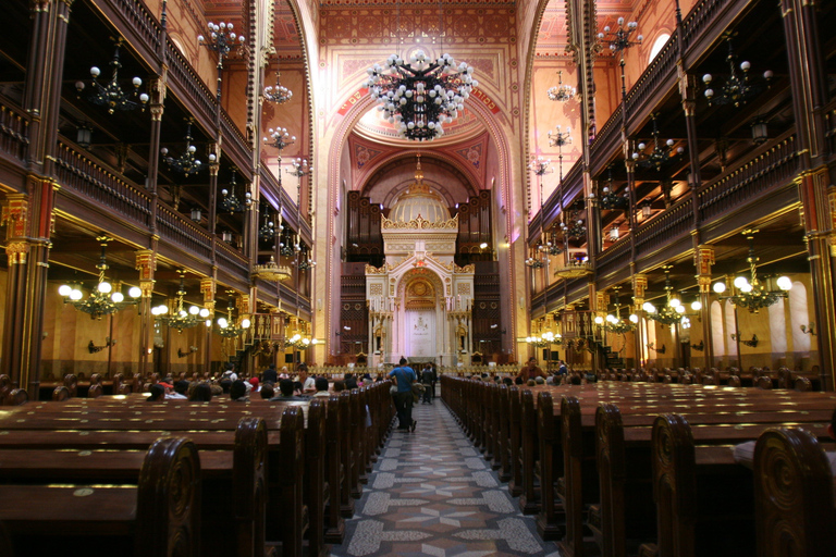 Budapest: Guidad tur om det judiska arvet med biljett till synagogan4-timmars rundtur med inträde till synagogan på Kazinczy Street