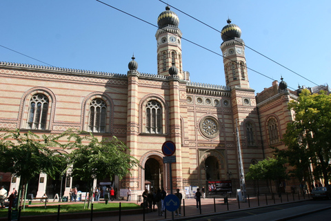 Budapest: Guidad tur om det judiska arvet med biljett till synagogan4-timmars rundtur med inträde till synagogan på Kazinczy Street