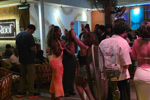 Da Nang: Nightlife Tour & Pub Crawl with Rooftop Bar & Clubs Da Nang: Guided Nightlife Tour with Rooftop, Club, Bar Visit