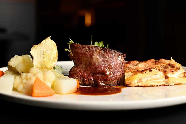 Bremen: Gourmet lunch on the market square Bremen: Gourmet lunch at the market square