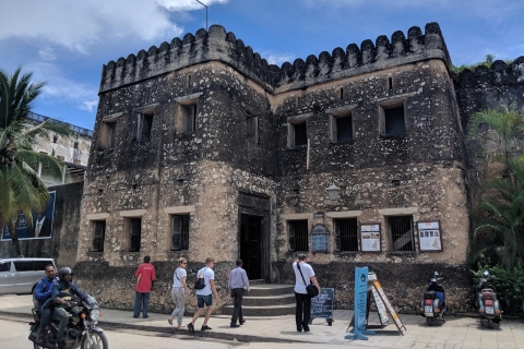 Stonetown Historical Walking Tour & Traditional Lunch Standard Option