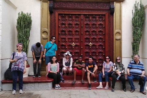 Tour storico a piedi di Stonetown e pranzo tradizionale