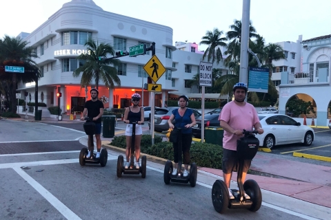 Miami: Panoramiczna nocna wycieczka segwayem po South Beach