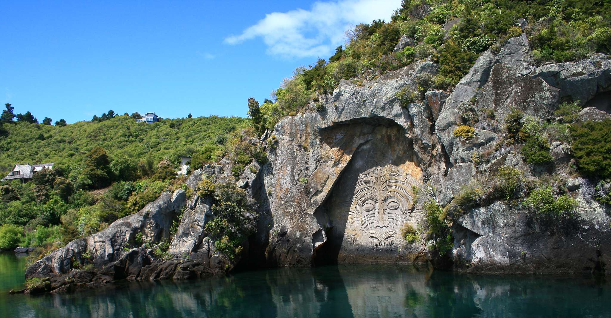 Lake Taupo, 1.5-Hour Maori Rock Carvings 5,00 PM Cruise - Housity