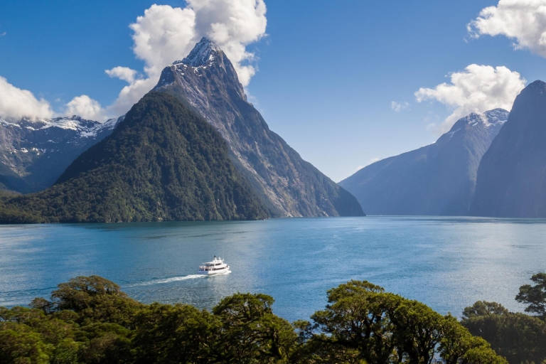 Milford Sound: Boutique Small-Boat Cruise From Queenstown: Small Group Tour with Pickup