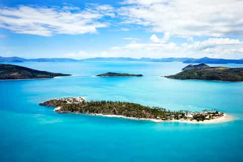 From Airlie Beach: Twin Island Day Trip