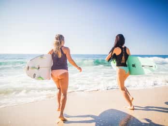 Kauai: Personalisierte Surfstunden mit einem Weltklasse-Instruktor Kauai: Personalisierte Surfstunden mit einem Weltklasse-Instruktor