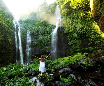 North Bali: Sekumpul Waterfalls and Ulun Danu Temple Tour