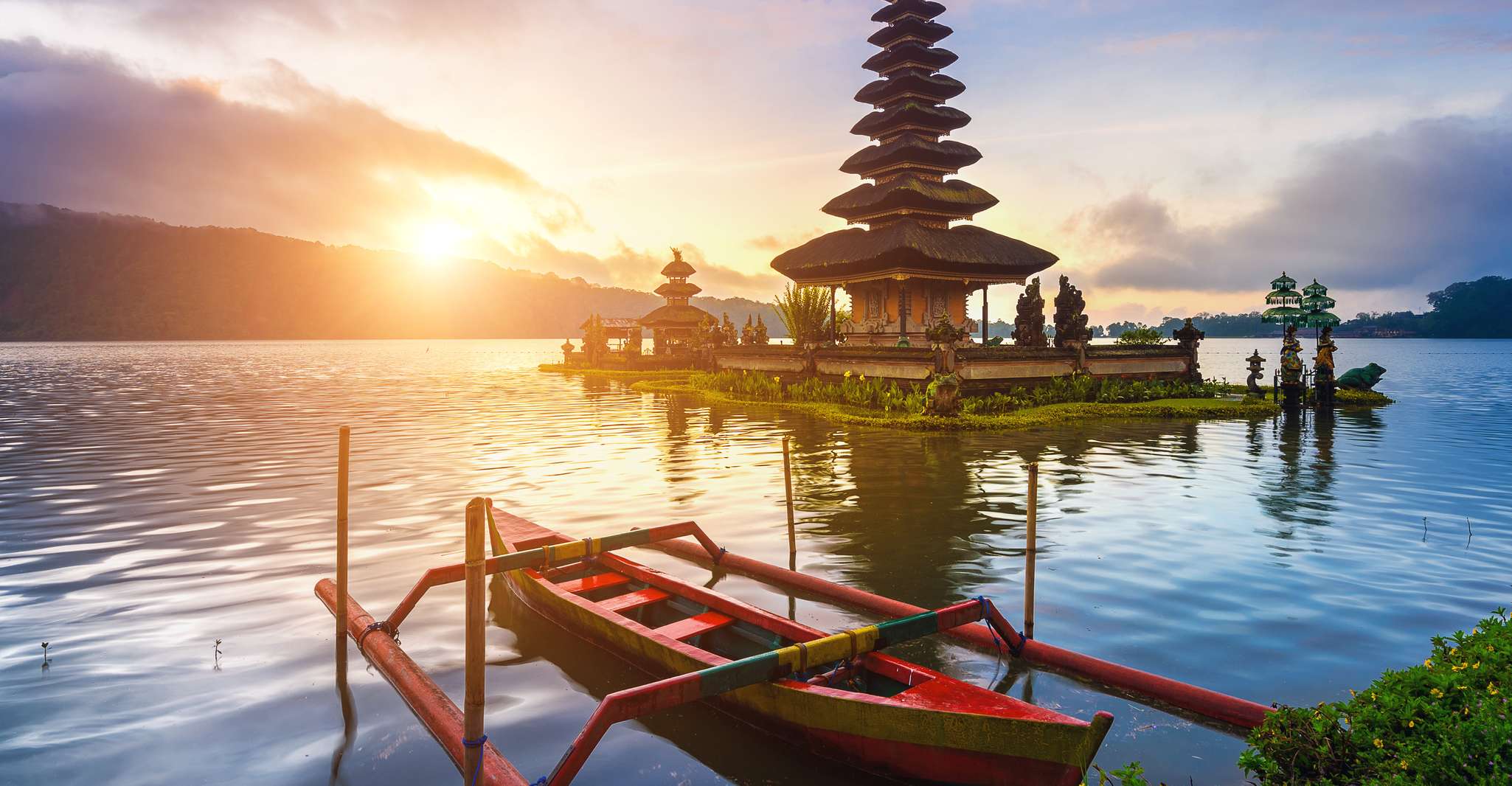 North Bali, Sekumpul Waterfalls and Ulun Danu Temple Tour - Housity