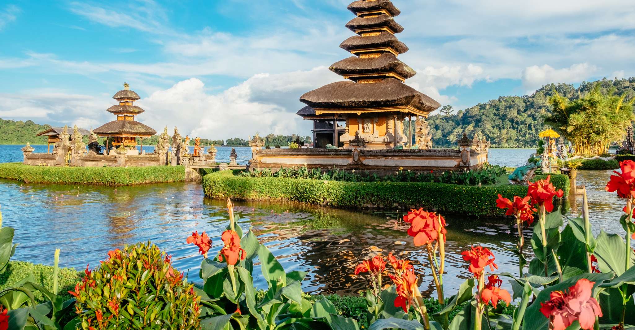 North Bali, Sekumpul Waterfalls and Ulun Danu Temple Tour - Housity