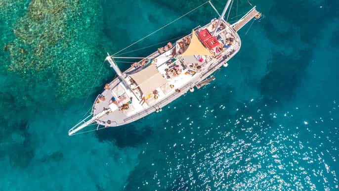 desde rodas crucero con esnórquel y almuerzo de bufé