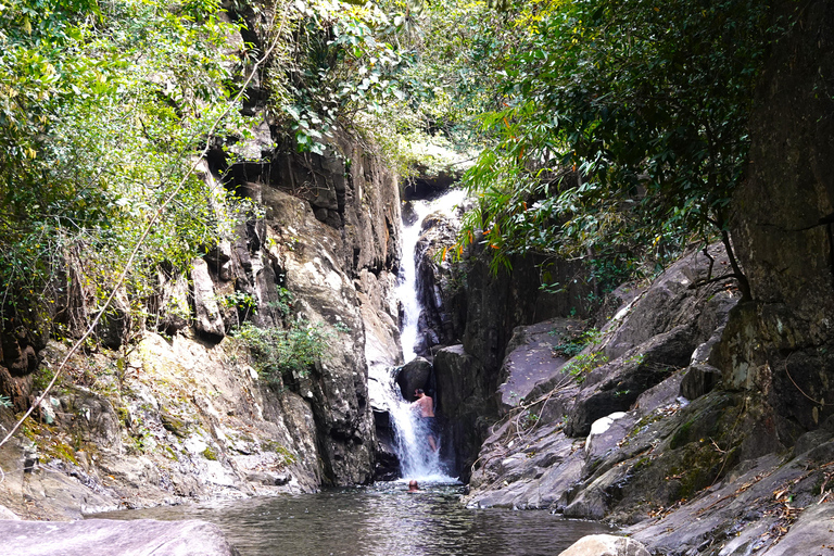 Au départ de Pattaya : Randonnée et kayak privés dans la région de RayongAu départ de Pattaya : Voyage privé de randonnée et de kayak d&#039;aventure à Rayong