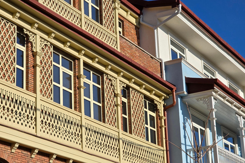 Tbilisi: Old Town Left Bank Walking Tour with Boat Ride