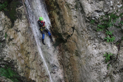 Bovec: Halvdagsutflykt med canyoningBovec: Halvdagsutflykt i Canyoning