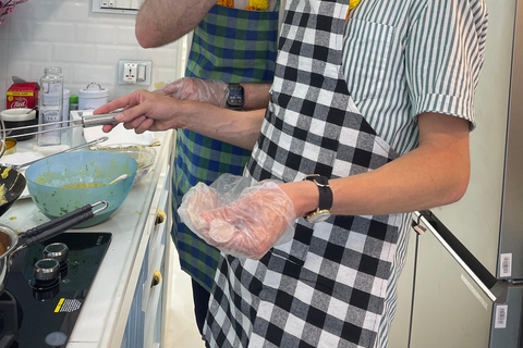 Mumbai: lezione di cucina indiana a casa di una famiglia del postoMumbai: lezione di cucina indiana a casa di una famiglia