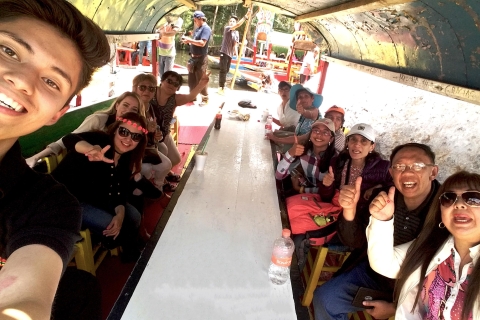 Meksyk: Pałac Narodowy i przejażdżka łodzią po kanale Xochimilco