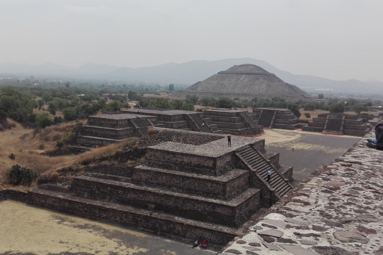 Vanuit Mexico-Stad: Guadalupe-schrijn en Teotihuacan-piramidesMet Express Lunch in Buffetstijl