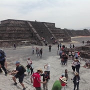 Teotihuac N Plaza De Las Tres Culturas Und Acolman Tour Getyourguide