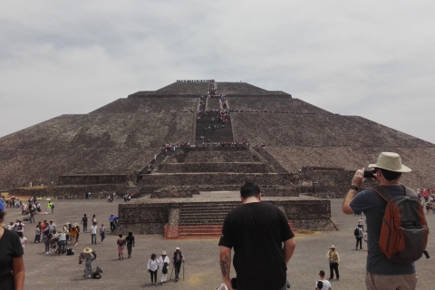 Teotihuacán, Culturas Plaza de las Tres en Acolman Tour