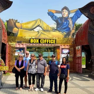 Bollywood Filmcity tour con spettacolo Mega Dance.