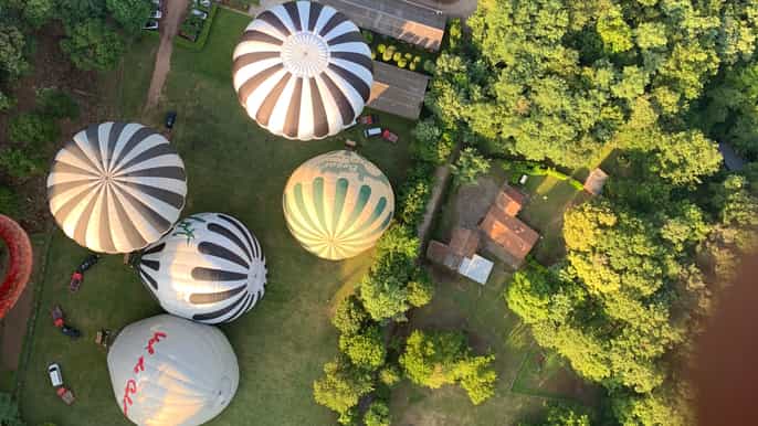 la garrotxa volcanoes halfday hot air balloon flight
