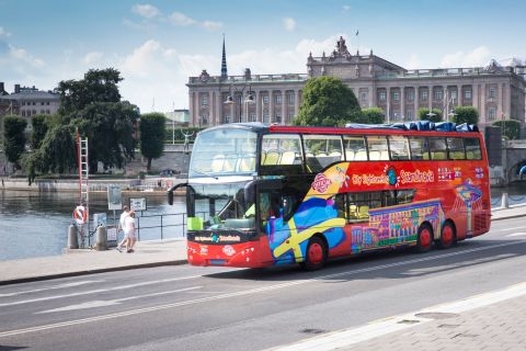 Stockholm : visite guidée en bus Hop-On Hop-Off