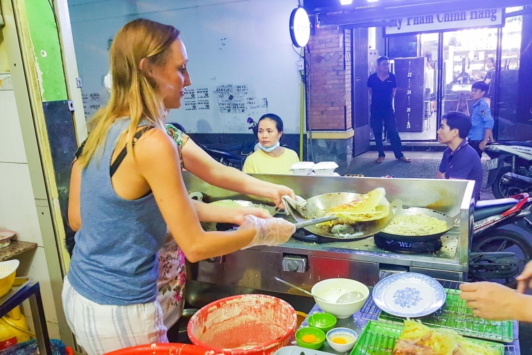 Hô-Chi-Minh-Ville : visite street food privée en motoHô-Chi-Minh-Ville : visite gourmande nocturne à moto