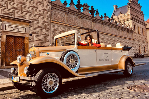 Passeio de carro antigo de uma horaPraga: Passeio de carro antigo de 1 hora