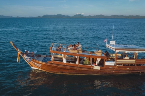 Krabi: 7-Eiland Zonsondergang Tour per Grande Longtail Boot met BBQKrabi: 7-eilanden rondvaart met BBQ maaltijd & transfer
