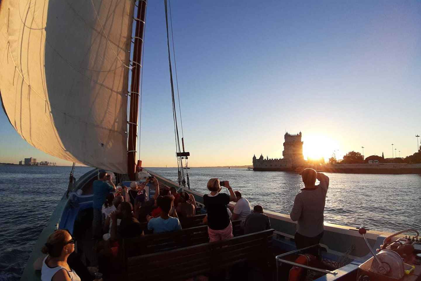 Lisbon: Tagus River Sunset Cruise in a Traditional Vessel