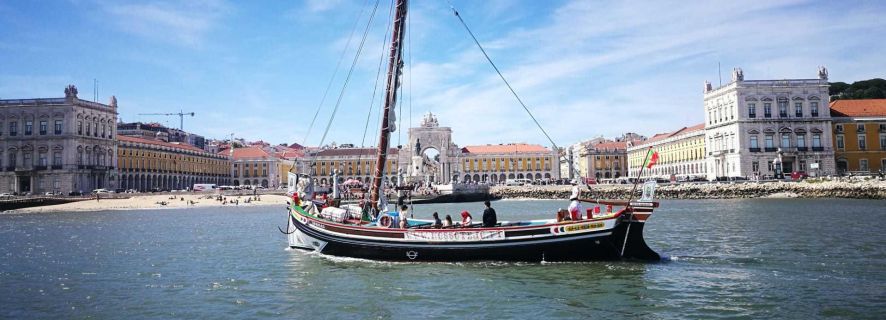 Lisboa: Cruzeiro Pôr do Sol no Rio Tejo em Barco Tradicional